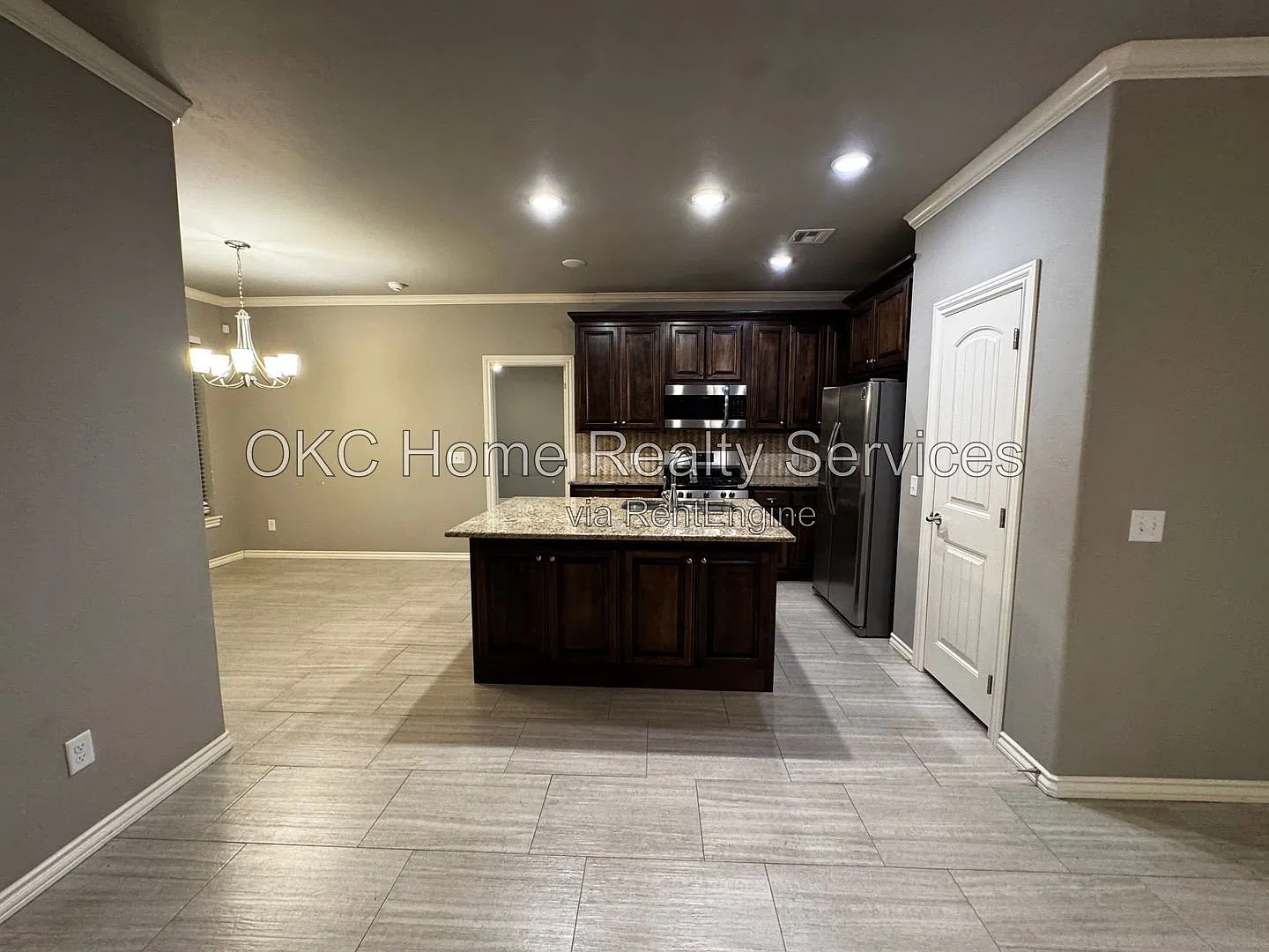 4 bed, 3.0 bath, 1803 sqft, $1,995 — Photo 4