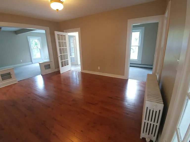 28 Elm St — Photo 5