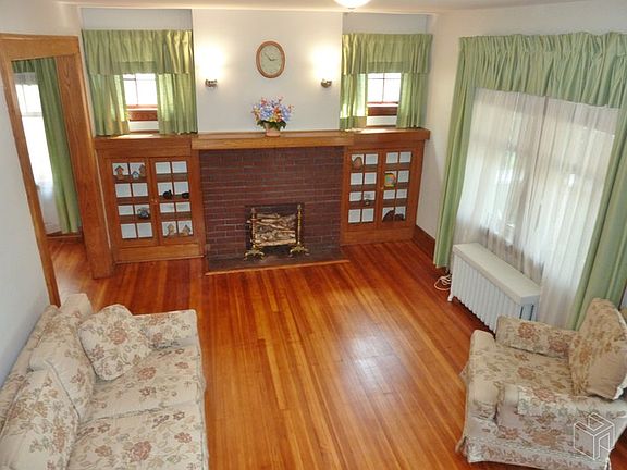 5th image of 26 Belmohr St