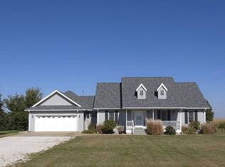 1135 310th St, Gowrie, IA 50543