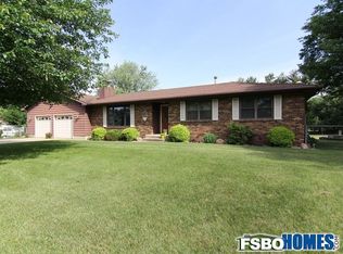 4132 Carpenter Rd NE, Cedar Rapids, IA 52411