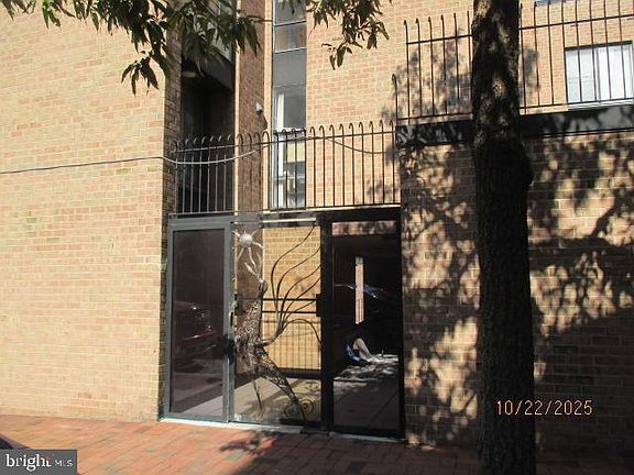 3rd image of 130 Spruce St APT 9C