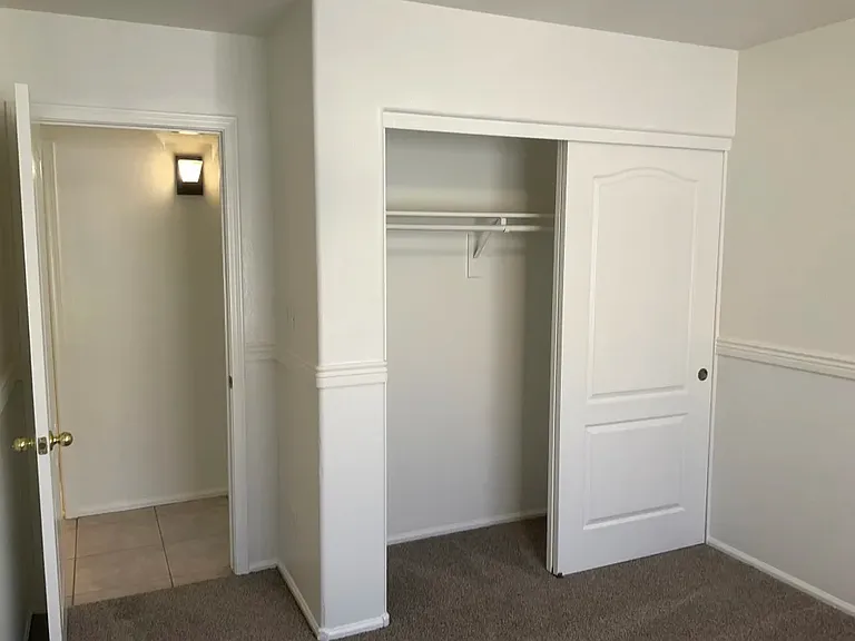 13172 W Port Royale Ln — Photo 3