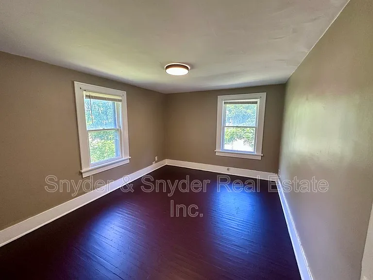 700 Noble Ave — Photo 8