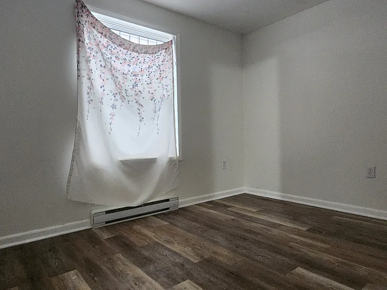 595 Orange St — Photo 7