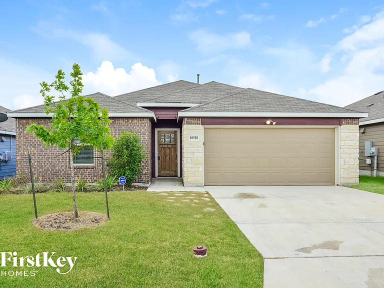 10518 Rosalina Loop — Photo 1