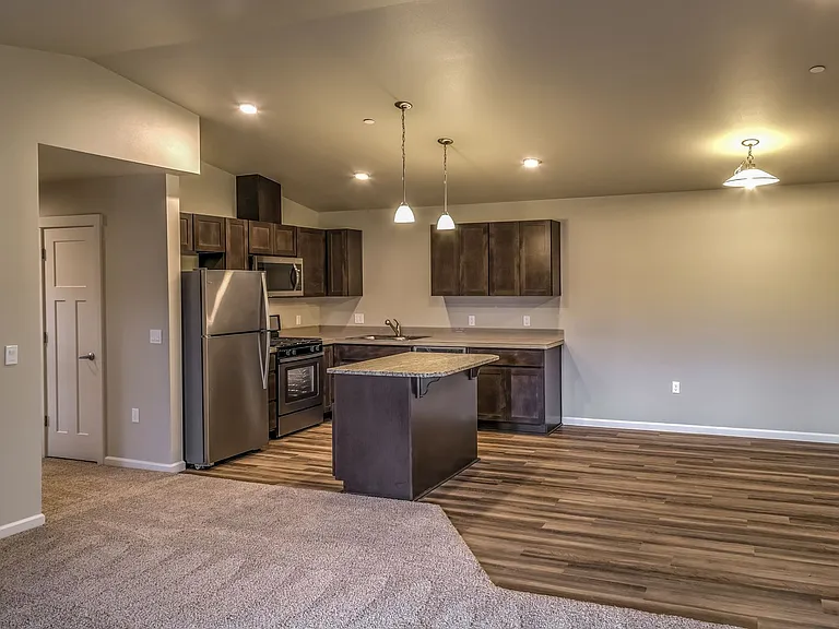 20720 Empire Ave — Photo 14
