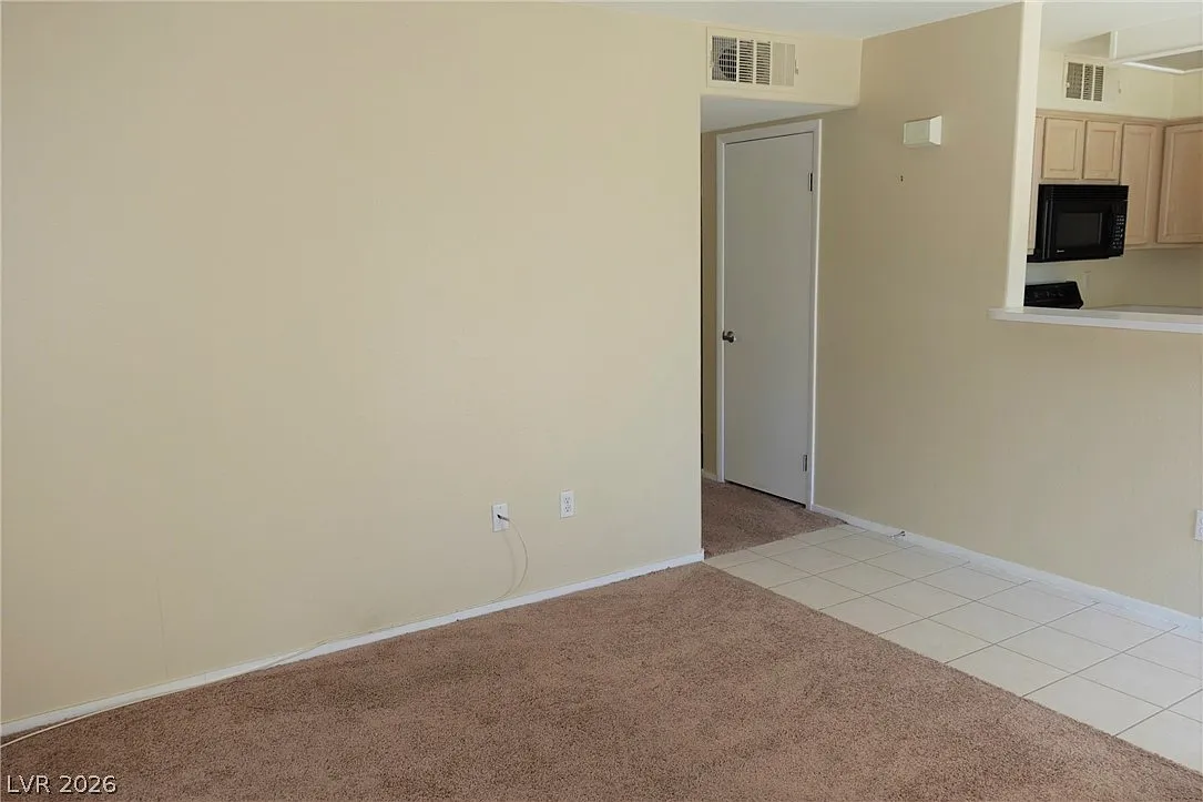 2 bed, 2.0 bath, 987 sqft, $1,300 — Photo 3