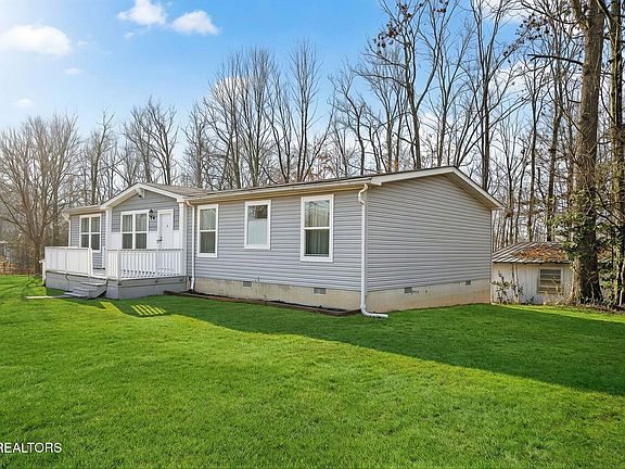 3rd image of 392 Carter Town Rd