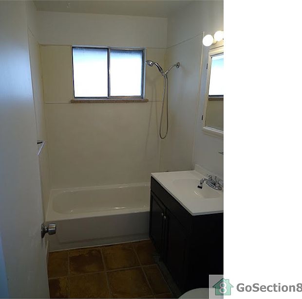2nd image of 710 Miller Ct #D