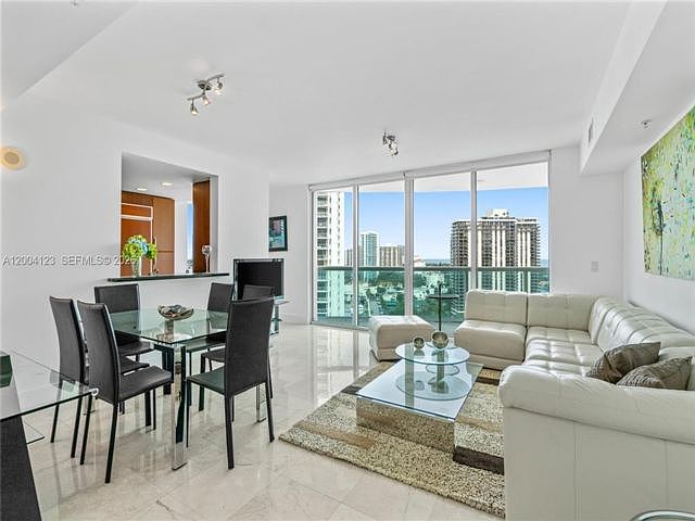 1st image of 19400 Turnberry Way