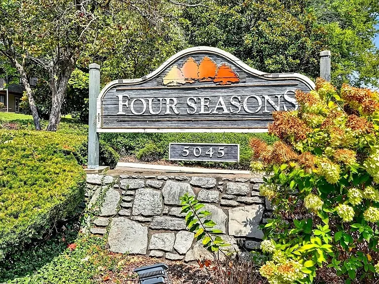 252 Summit Ridge Dr — Photo 22