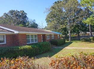 498 8th St, Crestview, FL 32536