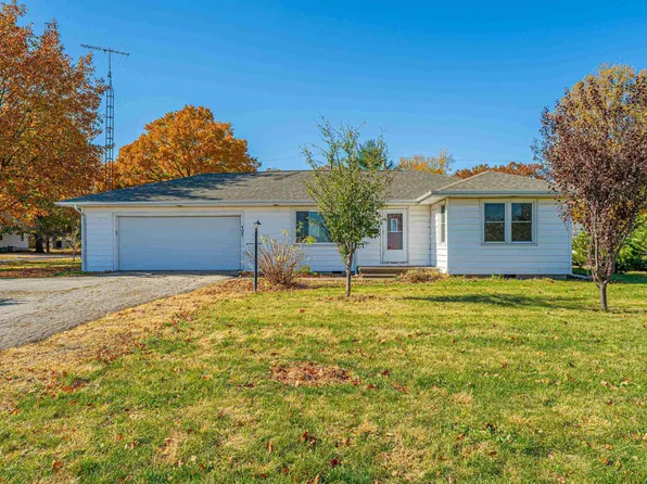 404 N Topper Dr, Mount Pulaski, IL 62548