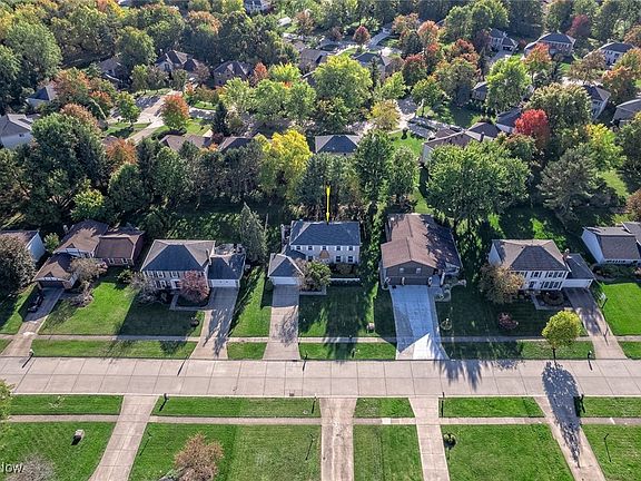 5th image of 17421 Lexington Ln