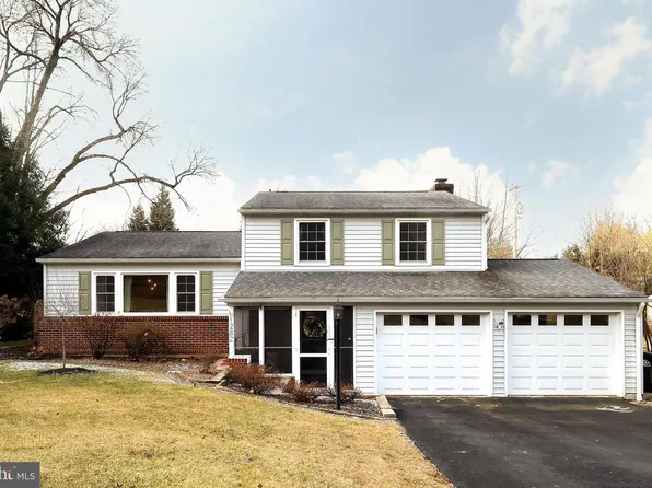 1282 Smithfield St, State College, PA 16801