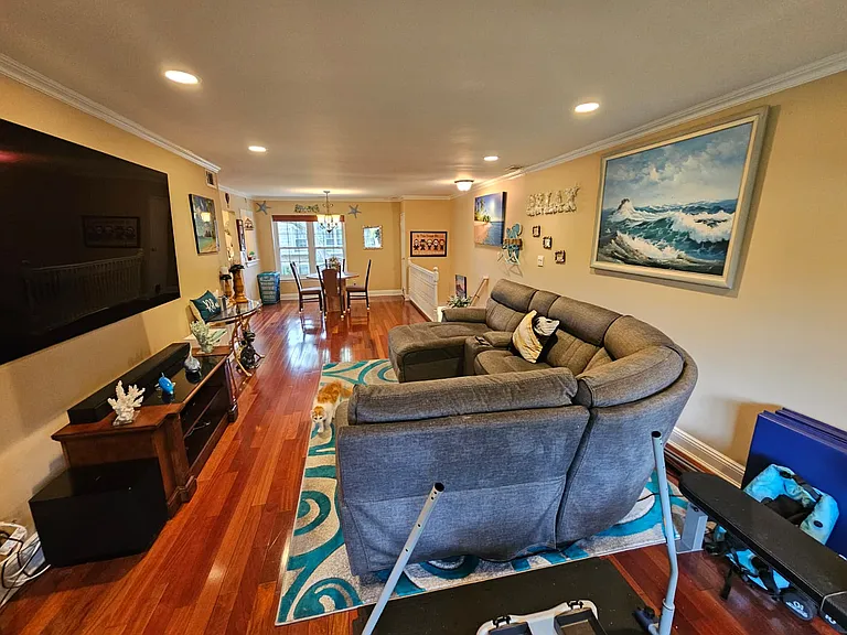 655 Middle Country Rd #2H2 — Photo 10
