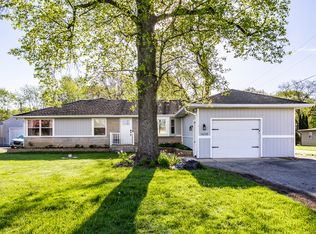 1610 N 10th St, Noblesville, IN 46060