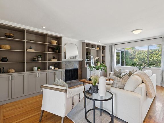 2nd image of 404 Vendola Drive