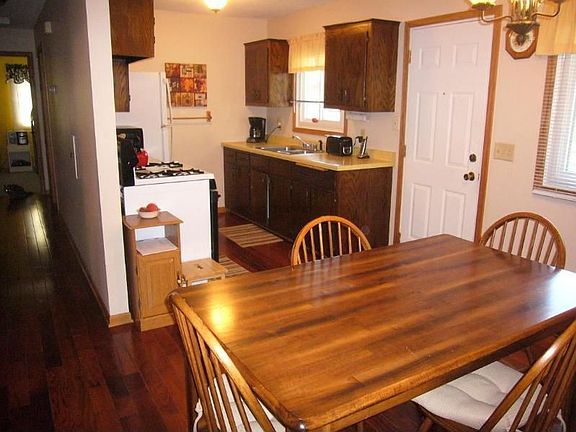3rd image of 2356 12th Ave E