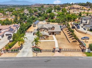 18662 Oak Park Dr, Riverside, CA 92504