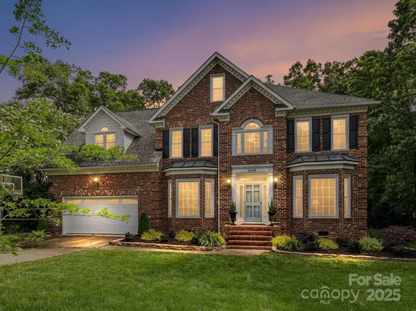 4806 Shannamara Dr, Matthews, NC 28104