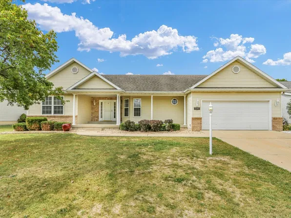 1201 Waters Edge Rd, Champaign, IL 61822
