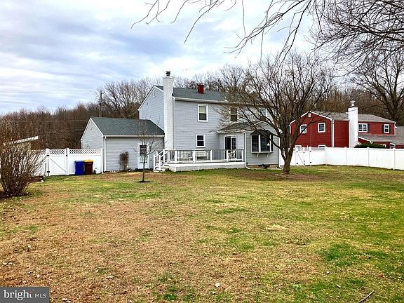 2nd image of 1517 Derbyshire Rd