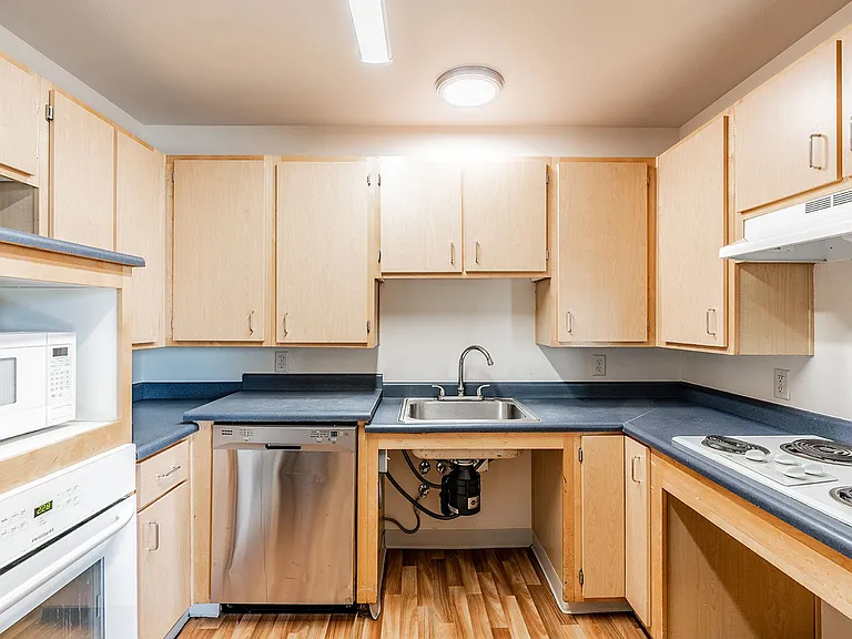 INCOME RESTRICTED Affordable Apartments in Hazelwood! — Photo 57