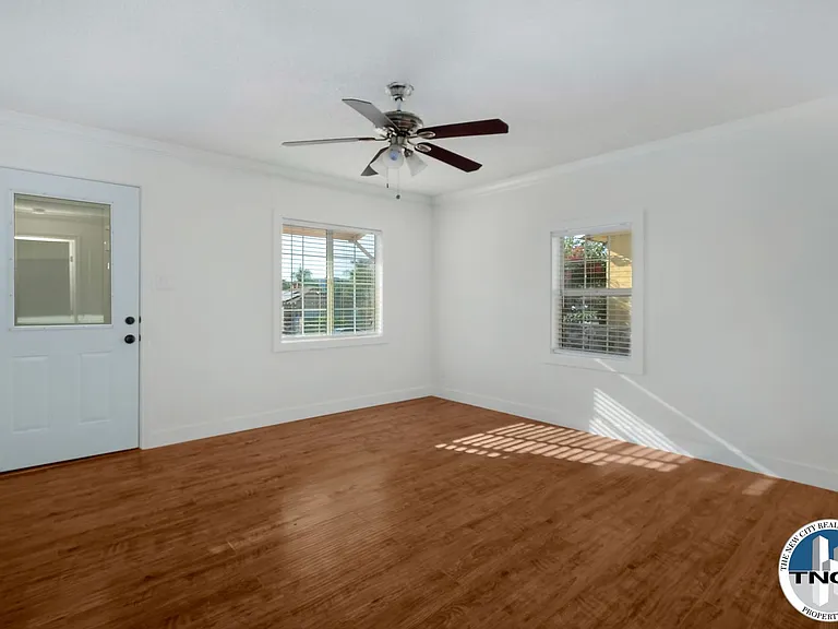 4116 Acacia Ave — Photo 3