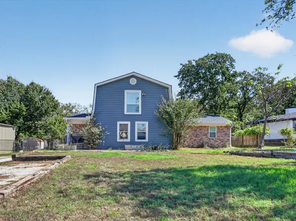 416 Cedarwood St, Azle, TX 76020