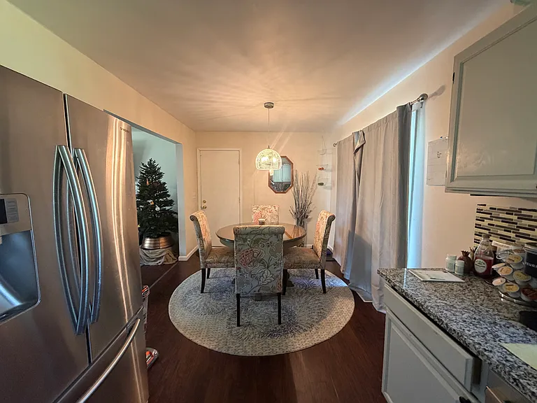 741 Kentucky Dr — Photo 2