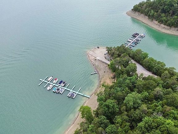 2nd image of 287 Lakeshore Dr
