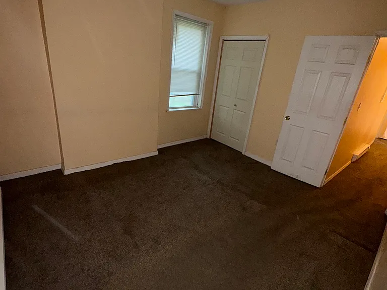 4 Creek Ave #2 — Photo 5