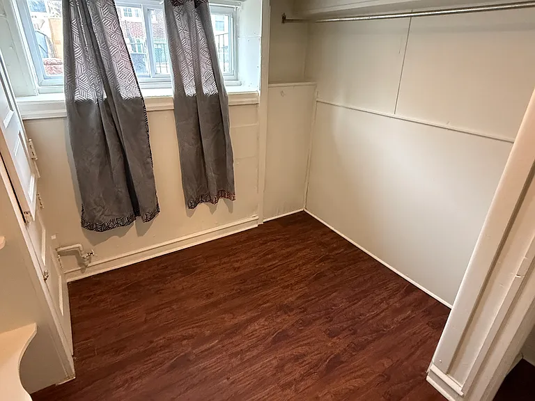 5417 Akron St #1F — Photo 10