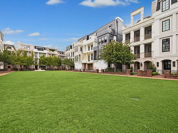 3rd image of 41 Crain Square Blvd