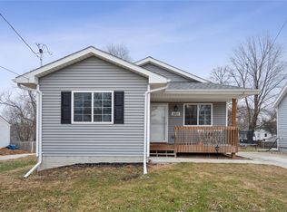 5811 SW 2nd St, Des Moines, IA 50315