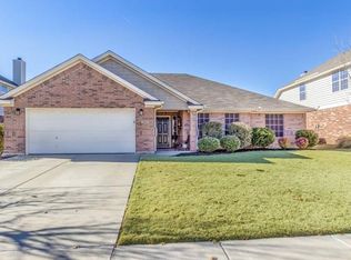 805 Linden Dr, Burleson, TX 76028