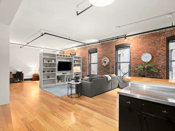 19 Stanhope St APT 2C, Boston, MA 02116