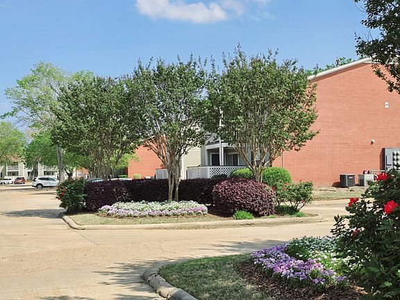 5th image of 50 Northtown Dr #10F
