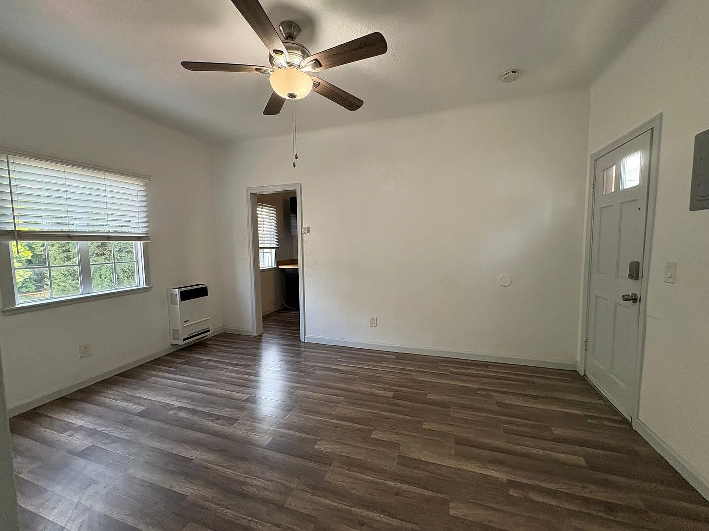 1000 Redondo Ave Apartments, Long Beach CA — Photo 1