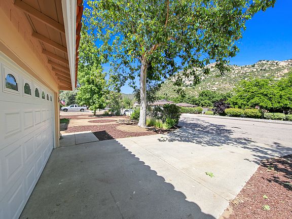 5th image of 16715 Daza Dr