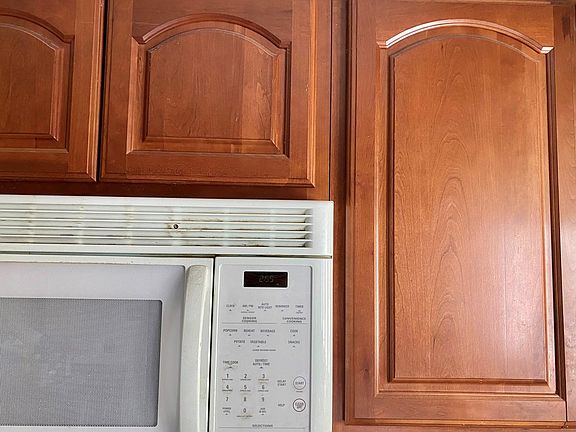4th image of 964 E Villa Dr