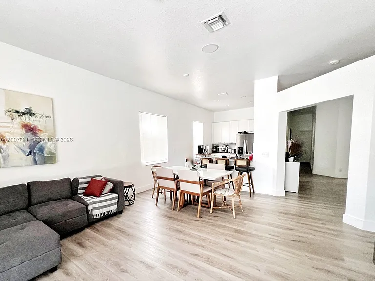 1901 Cedar Ct — Photo 5
