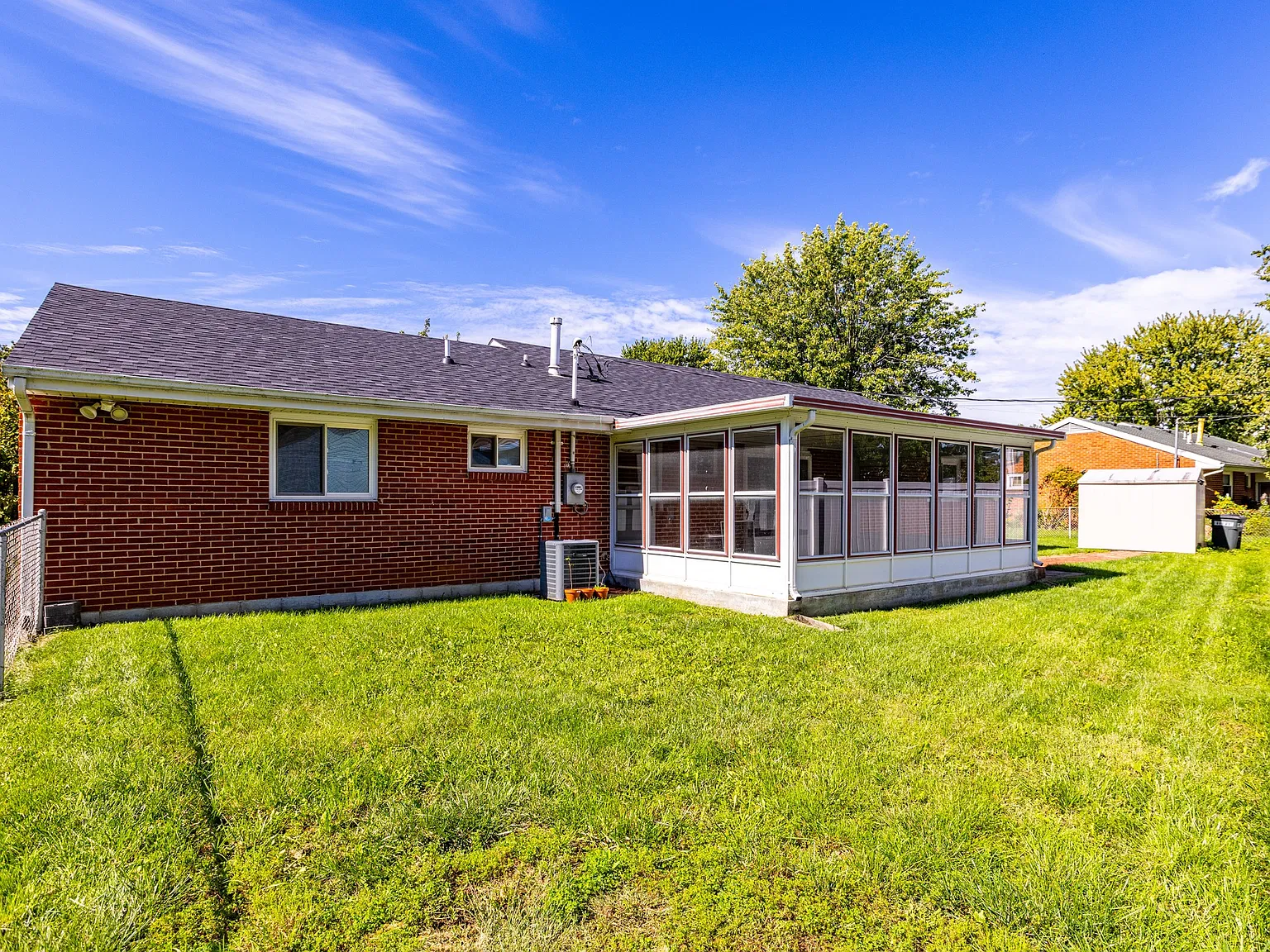 3 bed, 1394 sqft, $1,950 — Photo 3