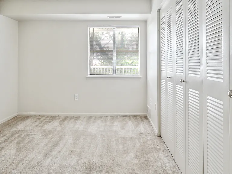 Grayhaven Marina Village - Apartments & Townhomes — Photo 43