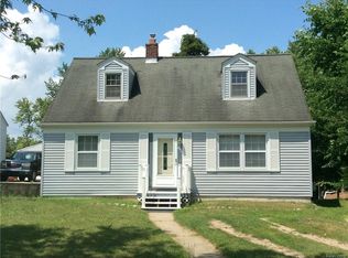 400 S Avery Rd, Waterford, MI 48328