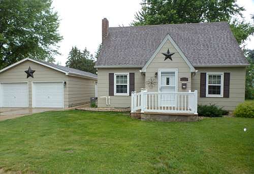 660 Redding Avenue, Windom, MN 56101