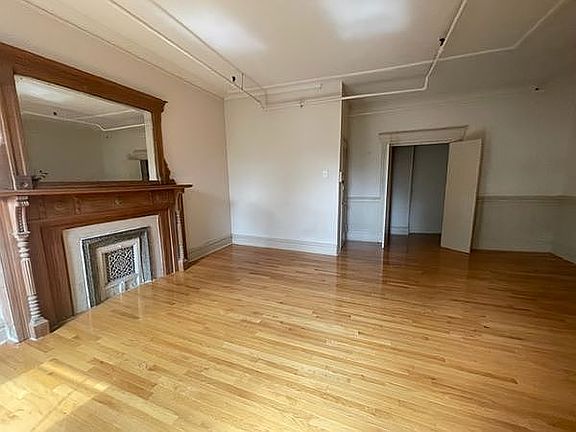 3rd image of 130 W 121st St APT 3R