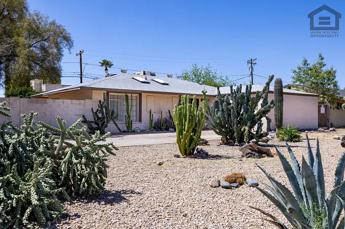 3 bed, 2.0 bath, 1504 sqft, $1,899 — Photo 3